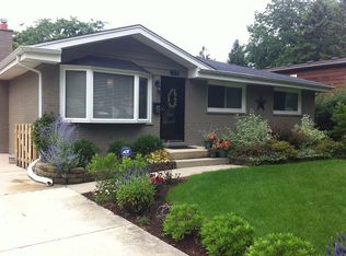 514 Kipling Ct, Wheaton, IL 60187