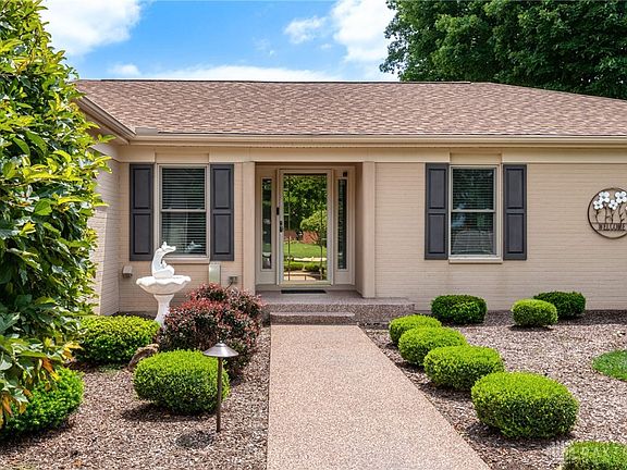 2nd image of 5855 Phillip Dr