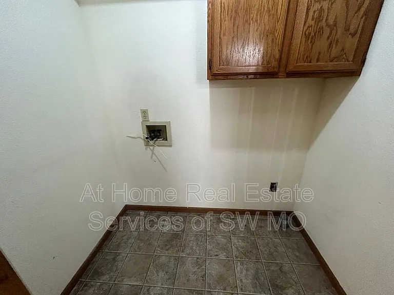 3385A S Moreland Ct — Photo 8