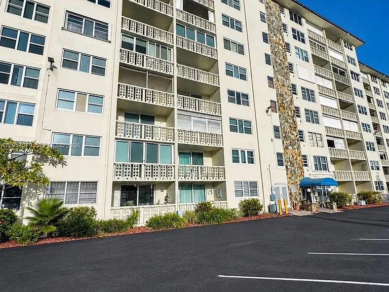 1893 S Ocean Dr #212 — Photo 2