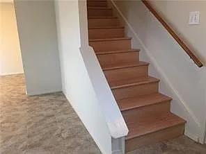 Easy care stairs in solid oak plank.