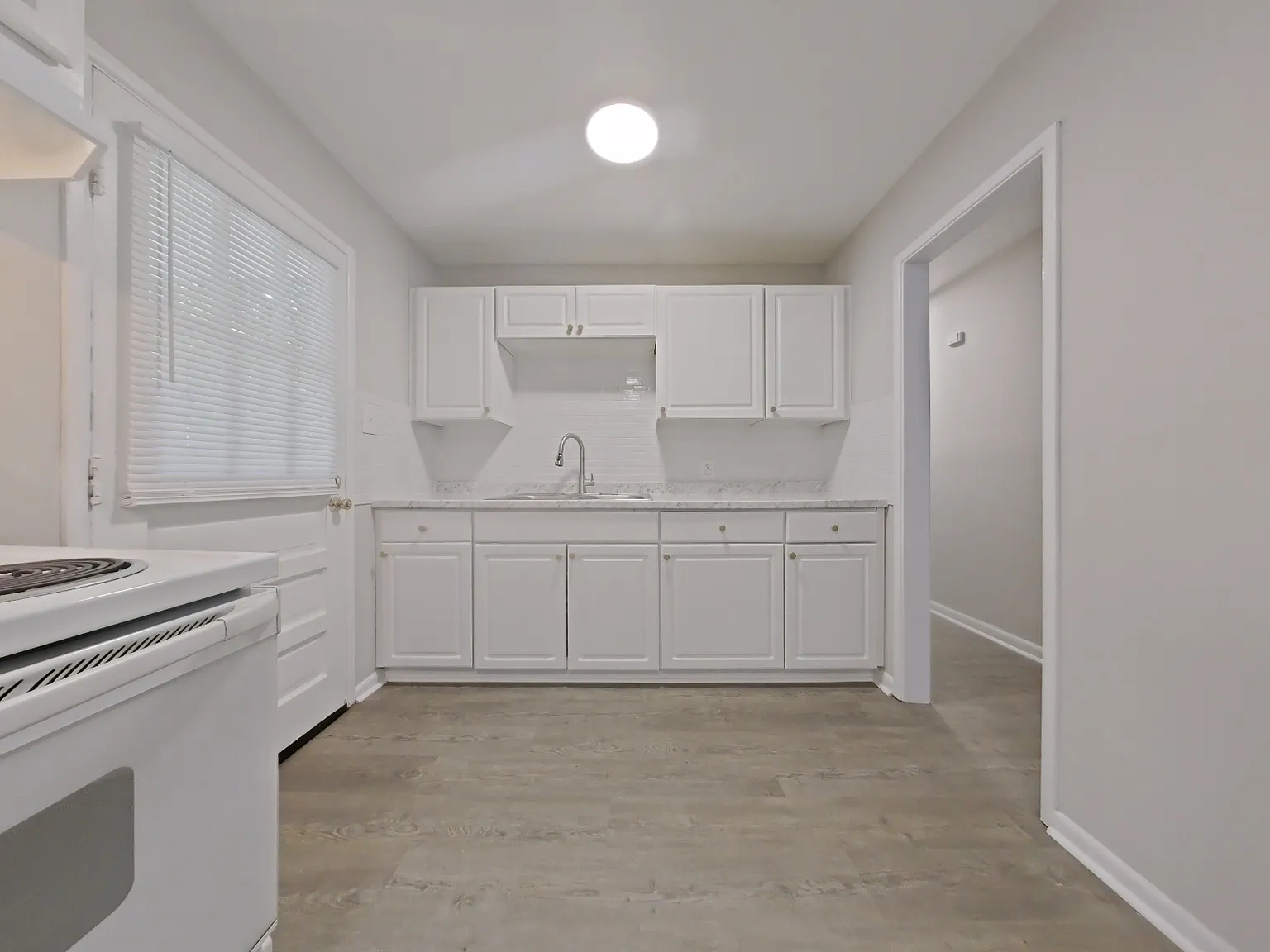 3 bed, 900 sqft, $1,395 — Photo 3
