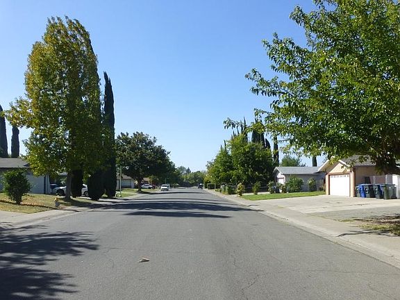 3rd image of 7952 Grandstaff Dr