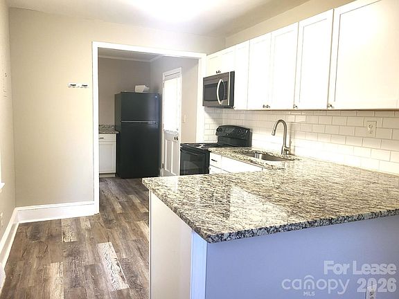 3rd image of 3731 Dresden Dr E