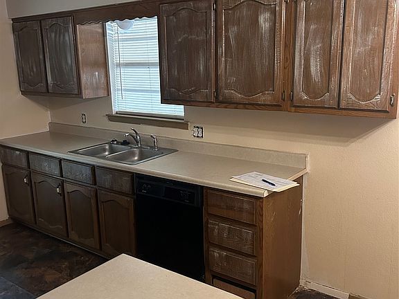 5th image of 1608 W Kaufman St