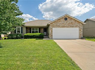 527 E Apache St, Gardner, KS 66030