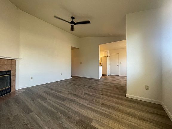 3rd image of 364 Bishop Dr