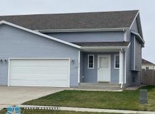 1227 37th Ave S, Moorhead, MN 56560