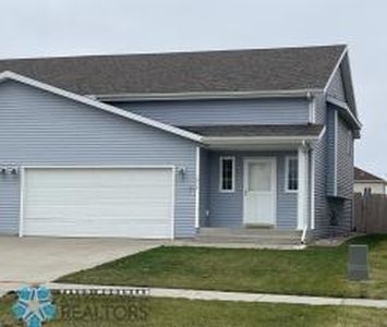 1227 37th Ave S, Moorhead, MN, 56560