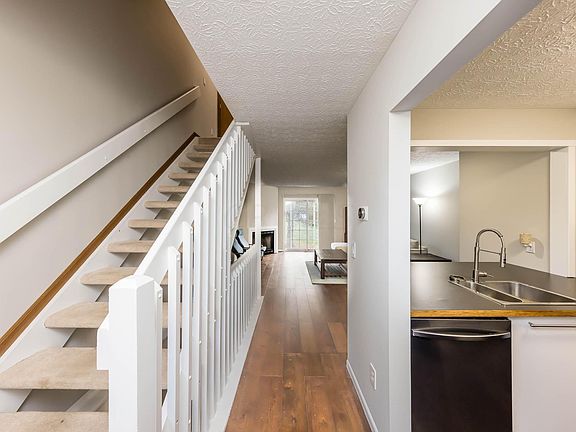 4th image of 228 Malloy Ln #76A