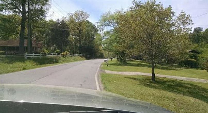 2nd image of 908 Brakefield Dairy Rd