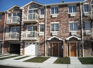 6591 Terrace Ct, Middle Village, NY 11379