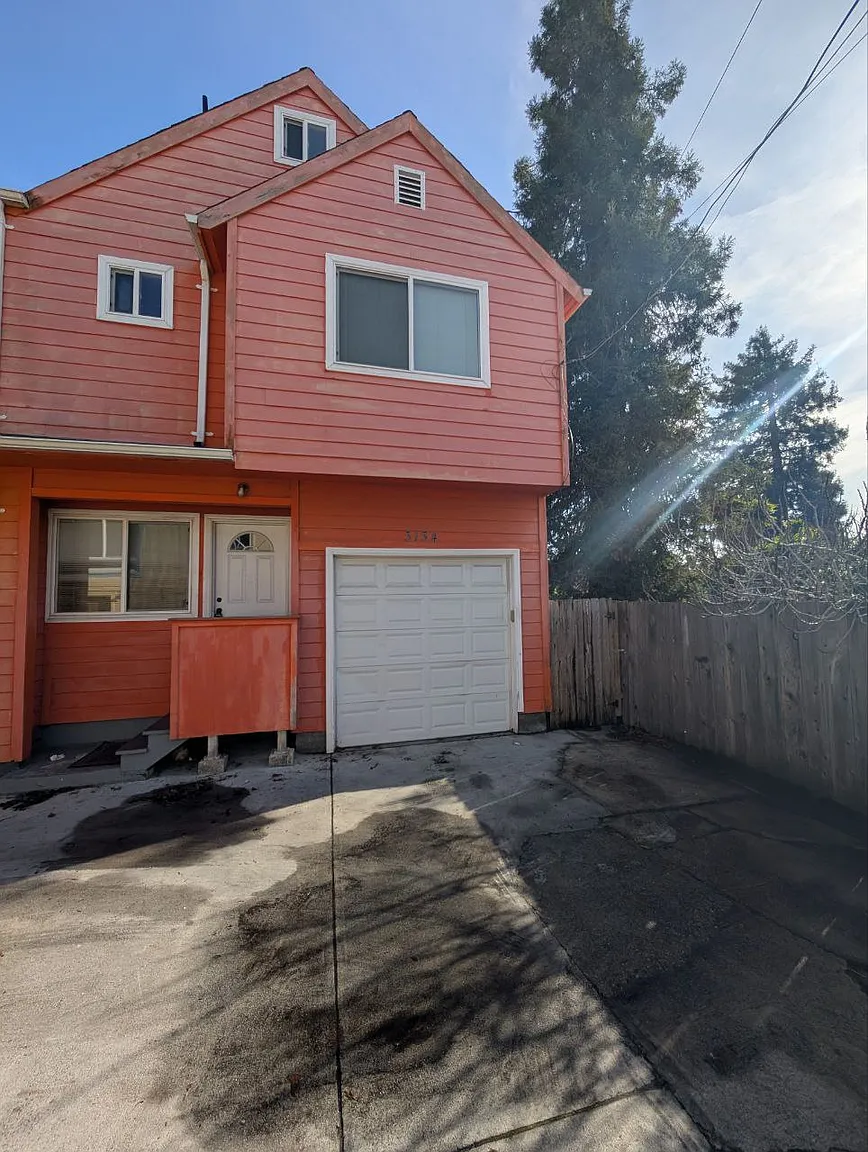 3132 Pleitner Ave #3134 photo 1
