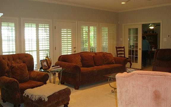 4th image of 505 Roaring Springs Dr