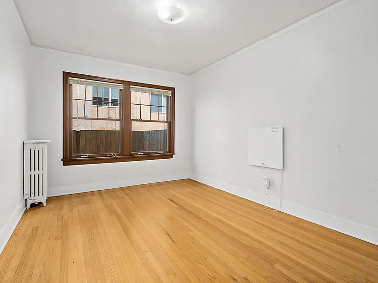 Silver Apartments — Photo 5