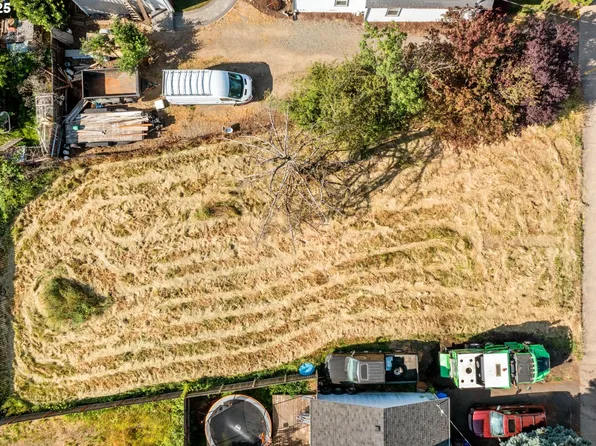 206 S Molalla Ave, Molalla, OR 97038