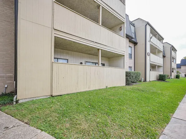 8427 Hearth Dr APT 2, Houston, TX 77054