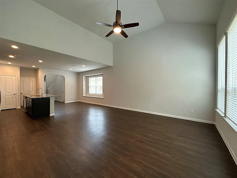 2611 Hoffman Ln — Photo 10