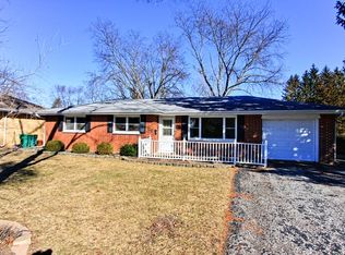 329 Woodland Dr, Grayslake, IL