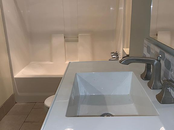 5th image of 4758 19th Avenue Ne Magnolia #2