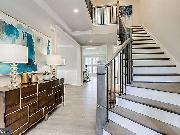 4th image of 6593 Williamsburg Blvd