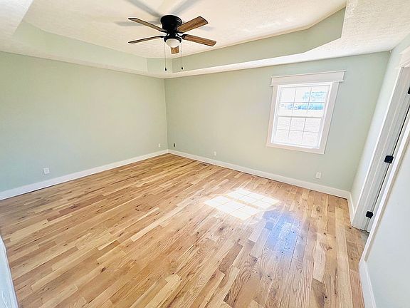5th image of 117 Pembroke Ln