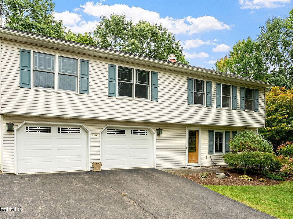 1st image of 33 Oxford Circle