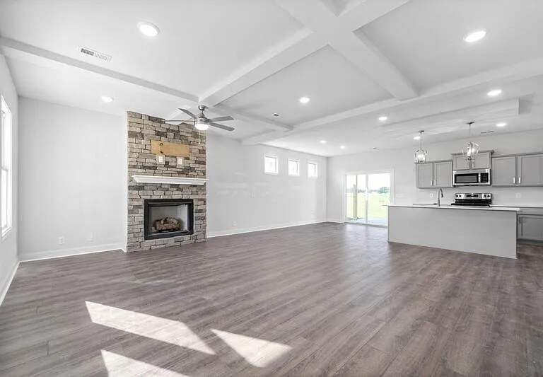 1026 Cherry Acres Dr — Photo 2