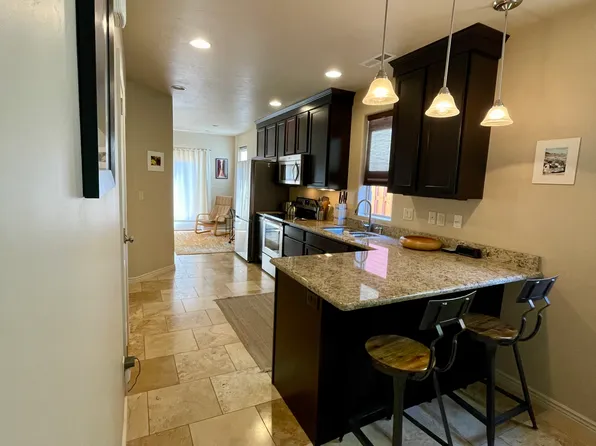 77 Juniper Ln, Springdale, UT