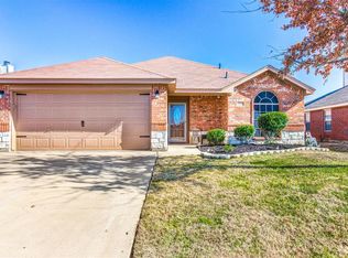 7979 Fairgrounds Ln, Fort Worth, TX 76140