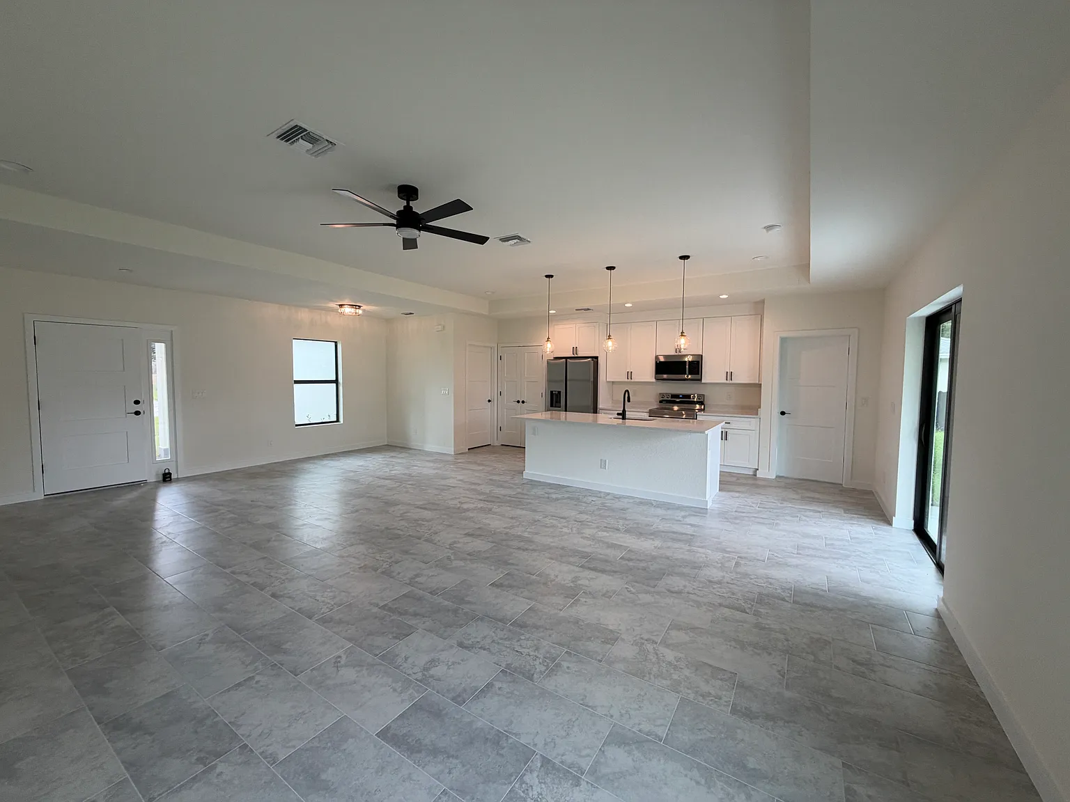3 bed, 1706 sqft, $2,050 — Photo 4