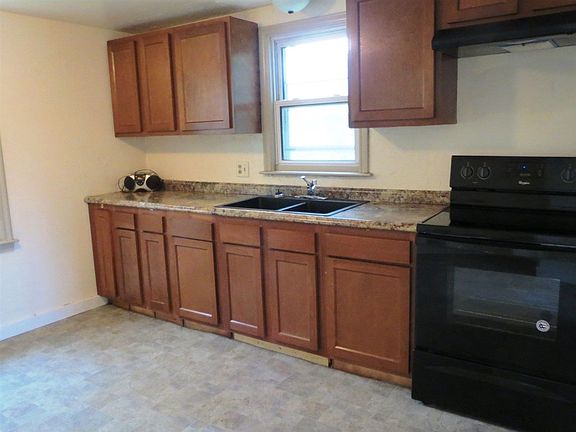 Fully Remodeled Kitchen