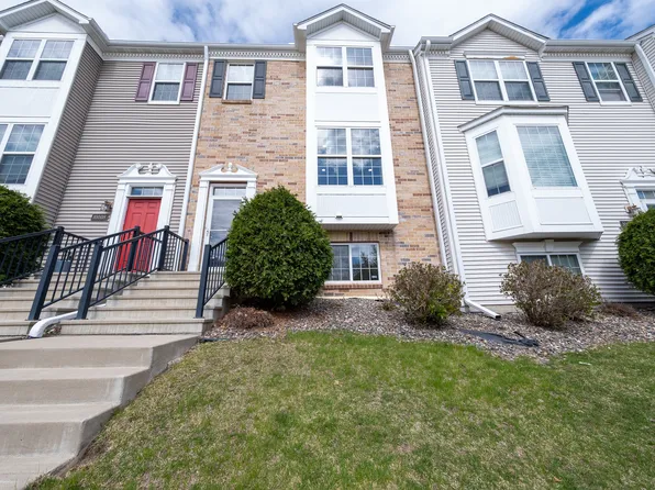 10006 Gentian Dr, Eden Prairie, MN 55347