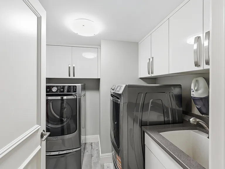8111 Bay Colony Dr #204 — Photo 30