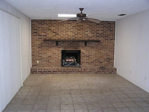 4th image of 395 E Wisconsin Ave