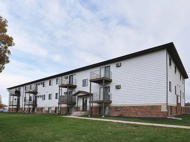 Fargo, ND Southgate Apartments | Exterior
