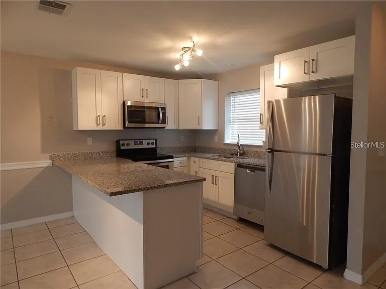 307 Sherborne Ln — Photo 15