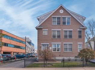 287 Everett St #1, Boston, MA 02134