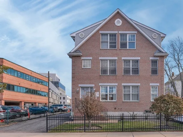 287 Everett St #1, Boston, MA 02134