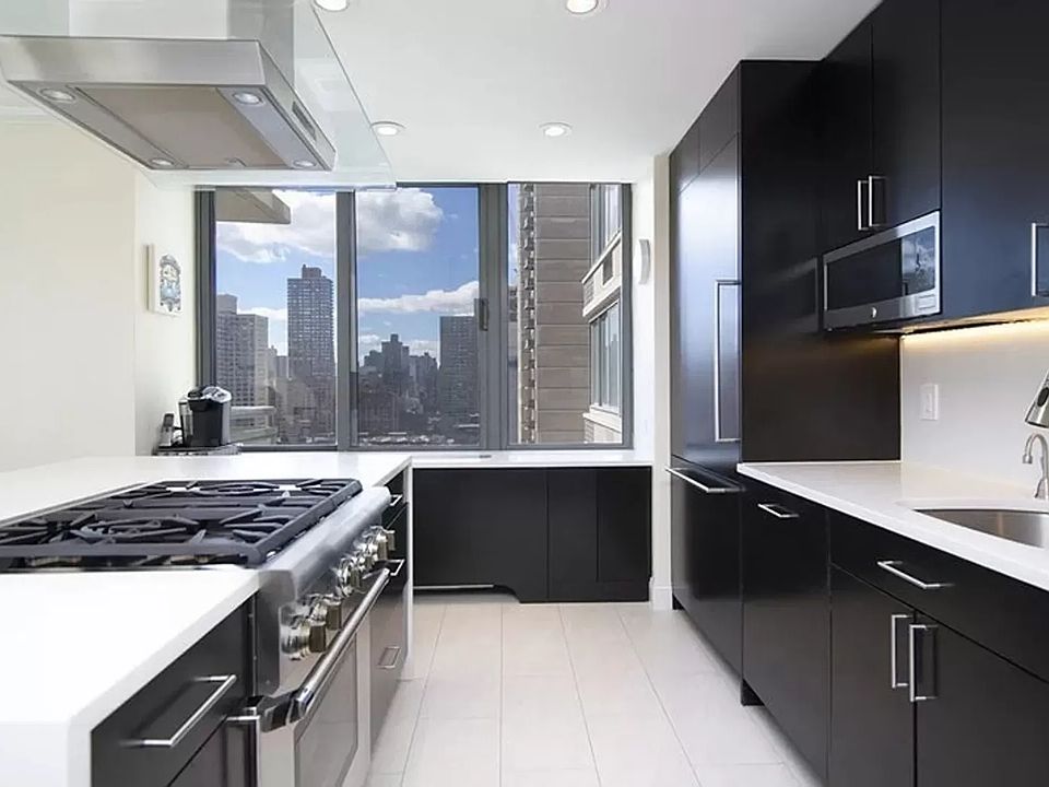 1st image of 300 E 85th St APT 1705