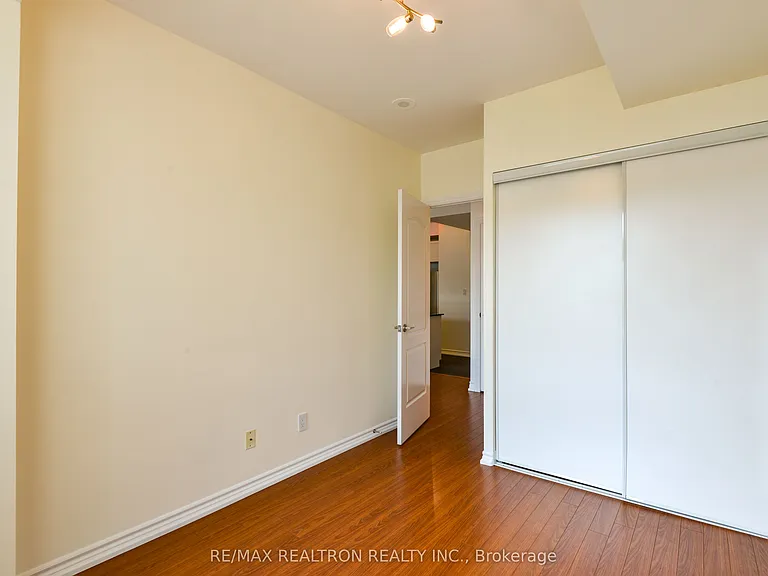 28 William Carson Cres #804 — Photo 23