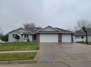 510 E 51st St, Kearney, NE 68847