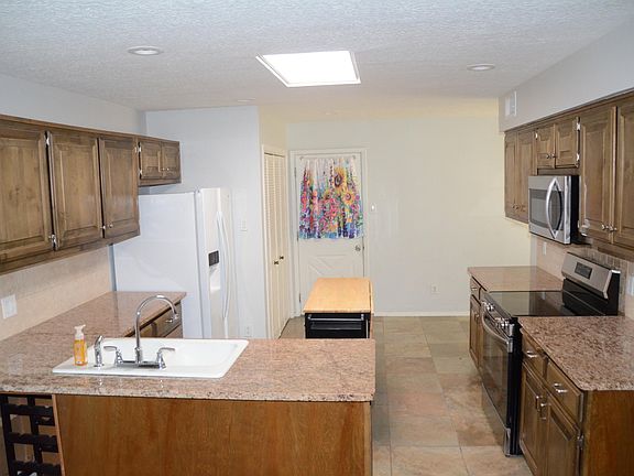 5th image of 3291 Esplanade Cir SE