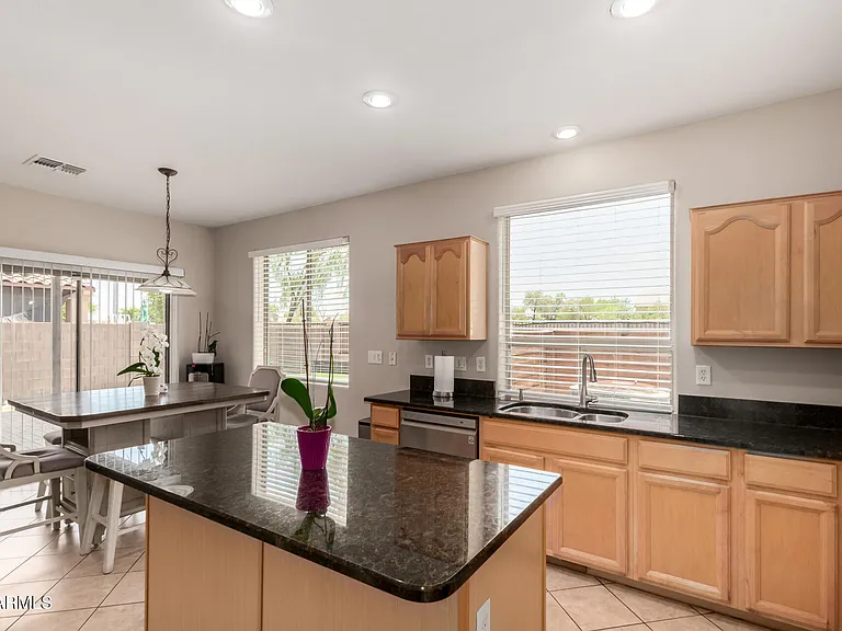 9123 W Heber Rd — Photo 13