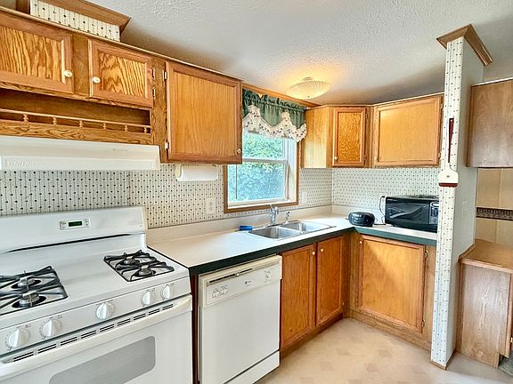 5th image of 459 Meadowlark Cir