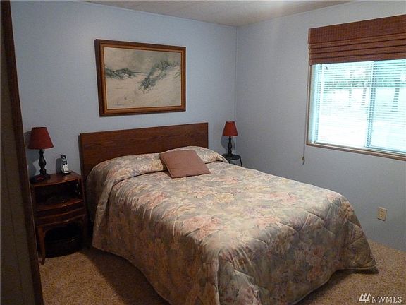 4th image of 2741 E Timberlake West Dr