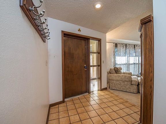 3rd image of 1310 Oxmoor Ct