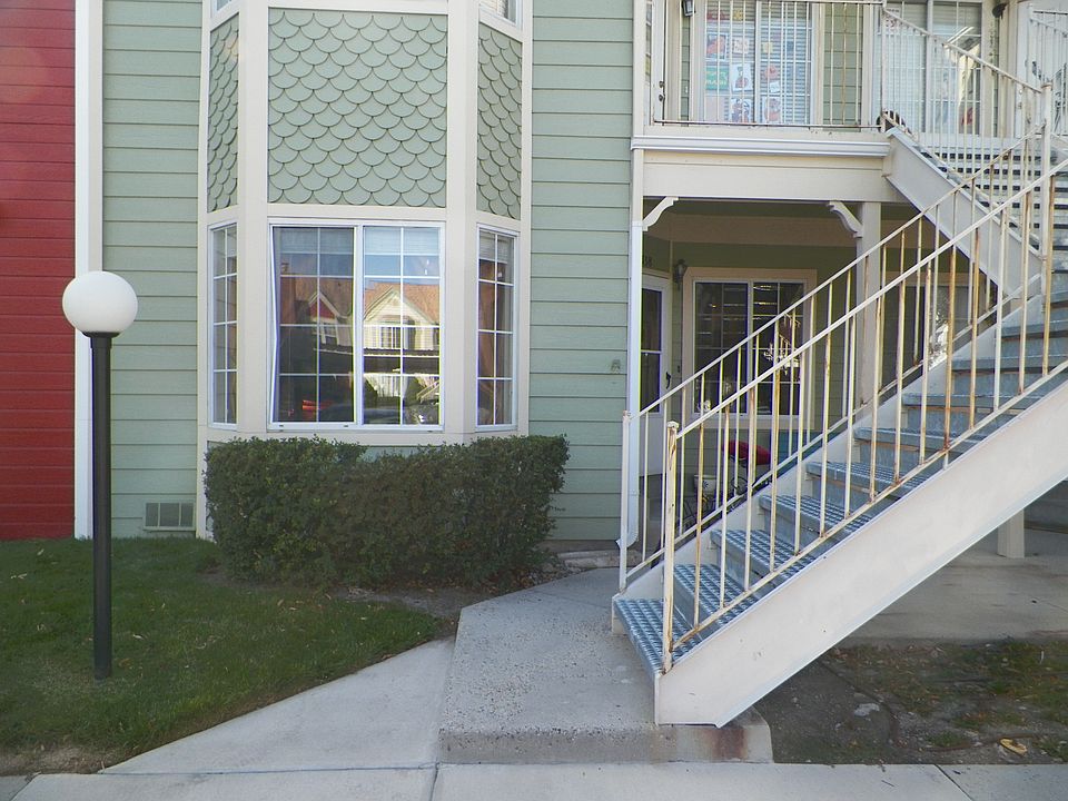 Front Bay Window