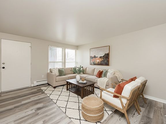 3rd image of 2130 E Boulder St APT 203