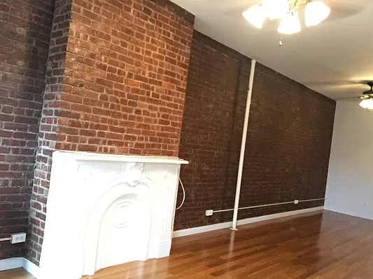 Rented by Capri Jet Realty Corp | media 9